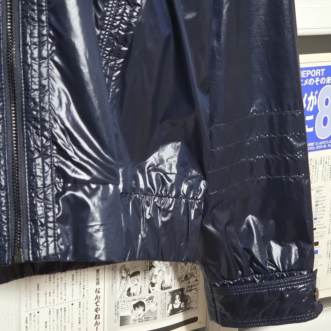 엄브로 네이비 유광 바람막이 자켓 상품이미지5