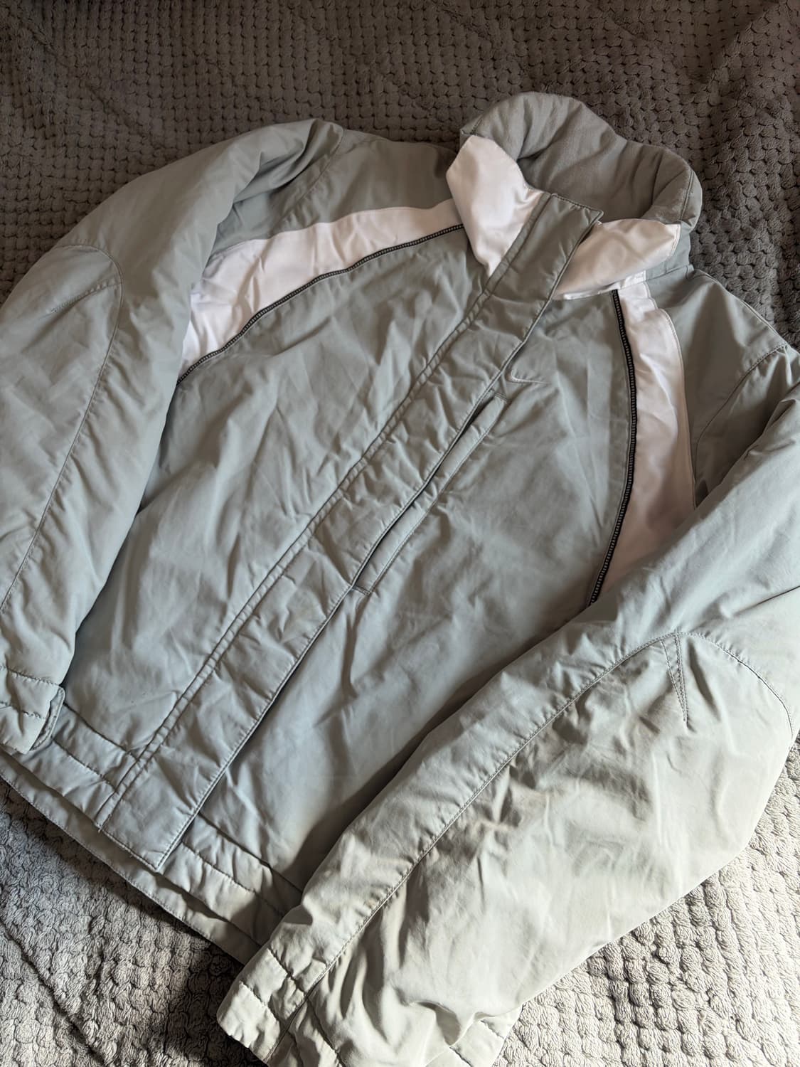 나이키 화이트 그레이 경량 패딩 상품이미지1