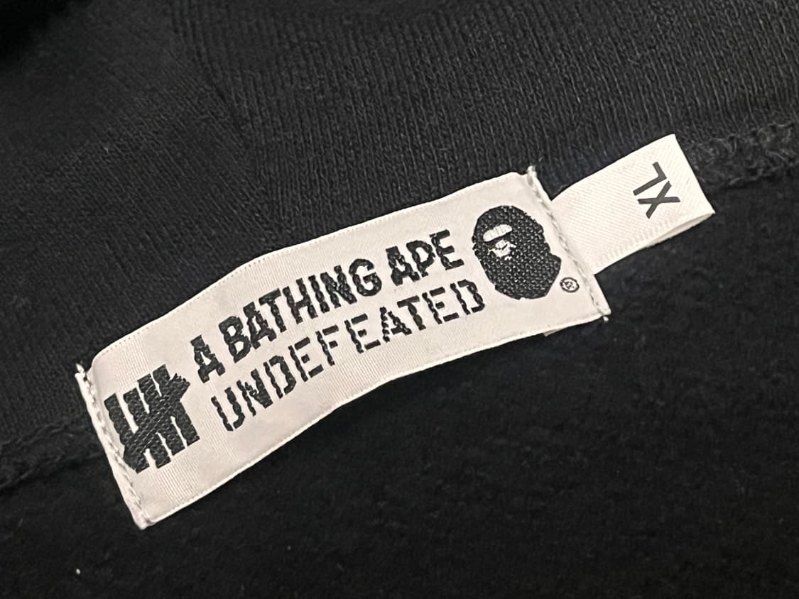 새상품급 ) 베이프 언디핏 녹계 반카모 샤크 후드집업 상품이미지3