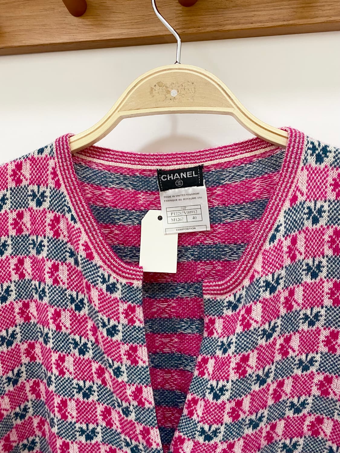 UK Chanel Cashmere Patterned Cardigan 상품이미지2