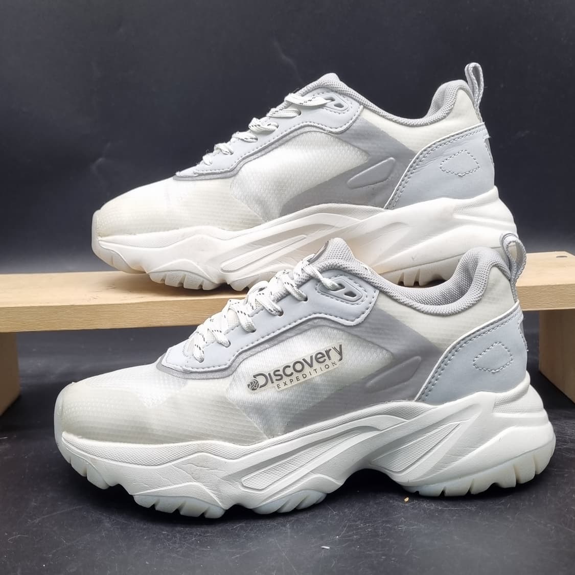 디스커버리 익스페디션 운동화 235 상품이미지1