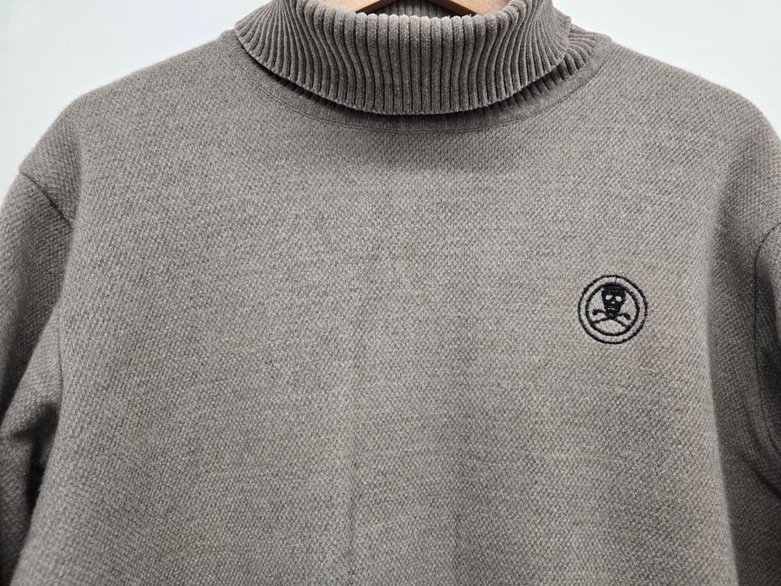 마크앤로나 남성 그레이 터틀넥 니트.
싸이즈 100.  택포 상품이미지2