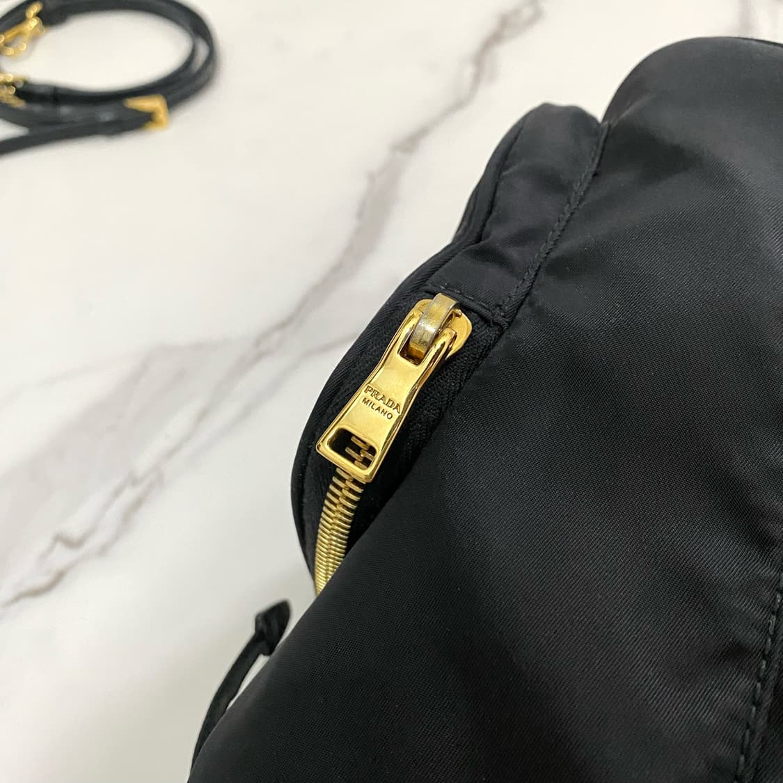 프라다 듀엣 리나일론 삼각로고 버킷백 1BH038 블랙 상품이미지5