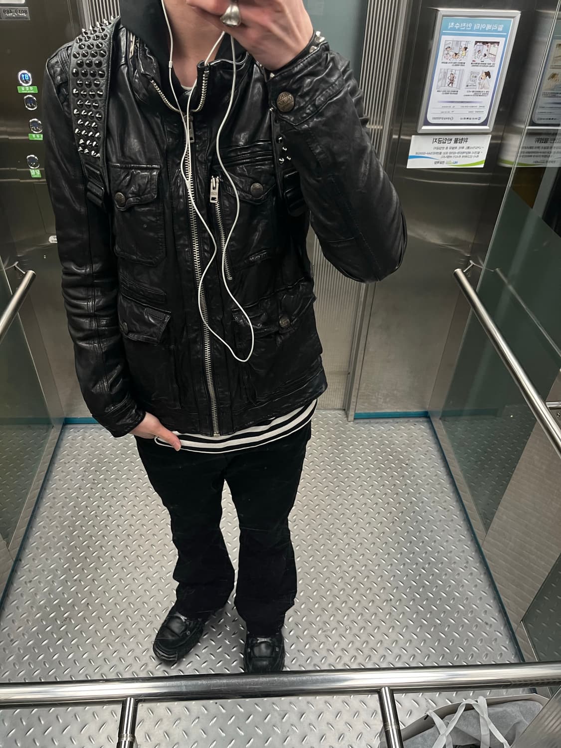 지방시 10ss 리카르도 티시 스터드 백팩 상품이미지3