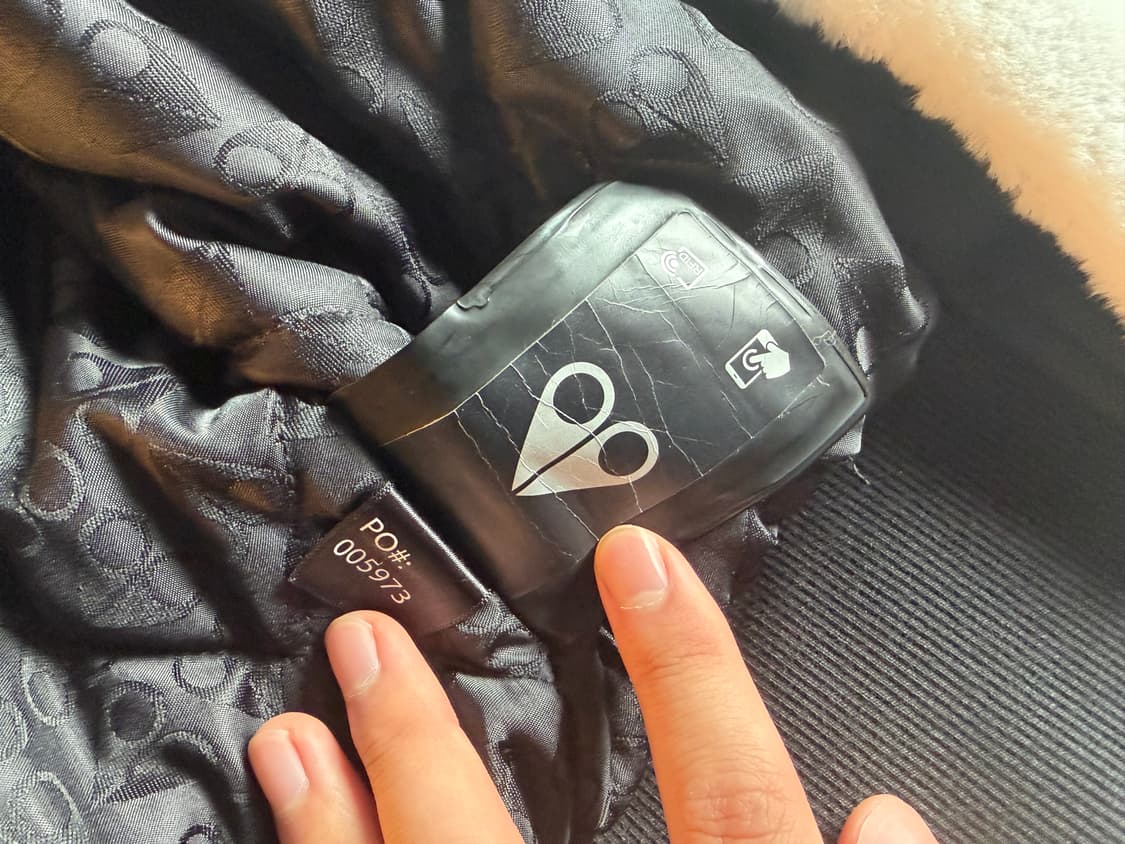 무스너클 버니스웨터 판매합니다. 상품이미지5