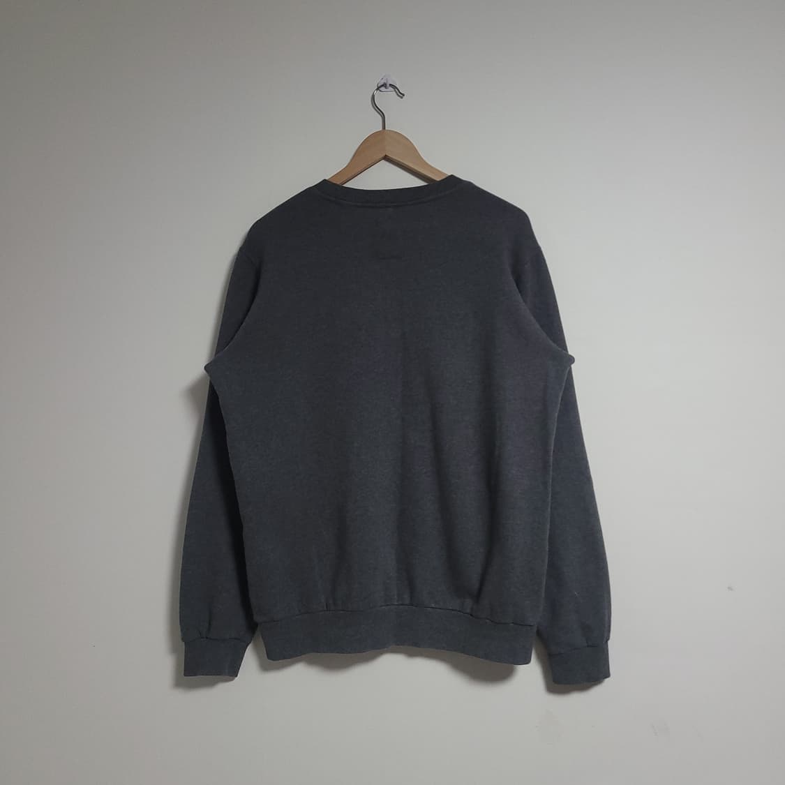 (165) LEVI'S 리바이스 로고 맨투맨 티셔츠 다크 그레이 상품이미지4