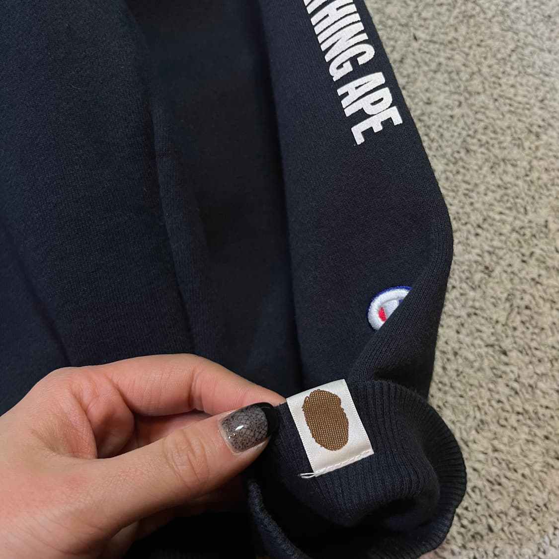 베이프 x 챔피온 빅로고 후드티 상품이미지5