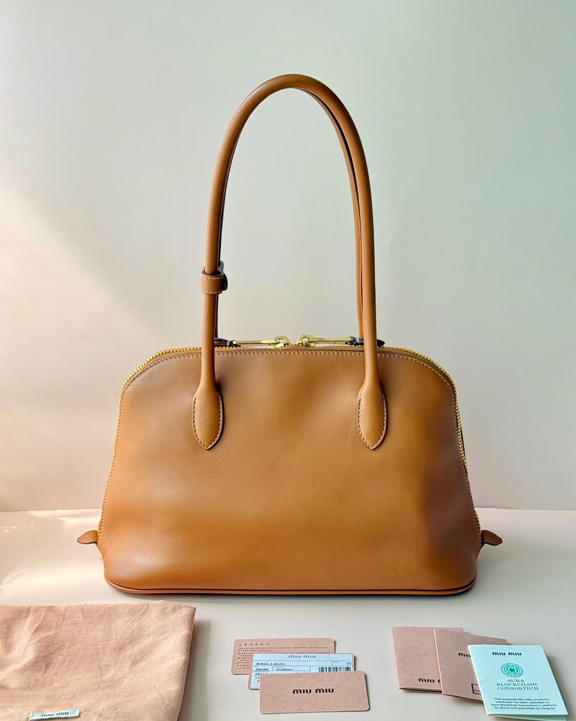 미우미우 레더 탑핸들백 꼬냑 (borsa a mano/5ba290) 상품이미지3