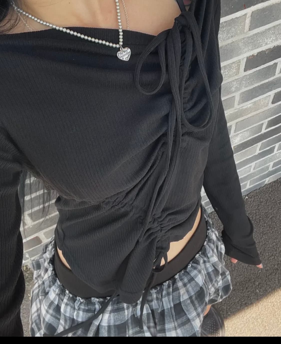어나더에이 오프숄더 셔링 스트랩 탑_블랙 상품이미지2