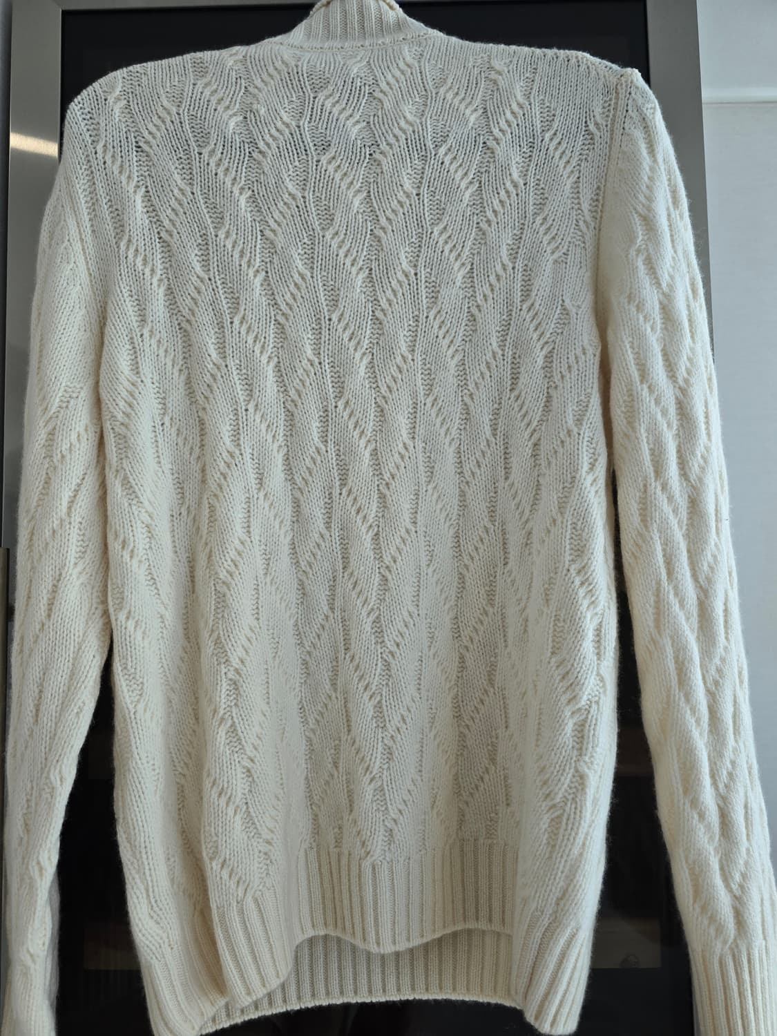 딸리아또레 버진울 연한아이보리 색상 52사이즈입니다. 상품이미지4