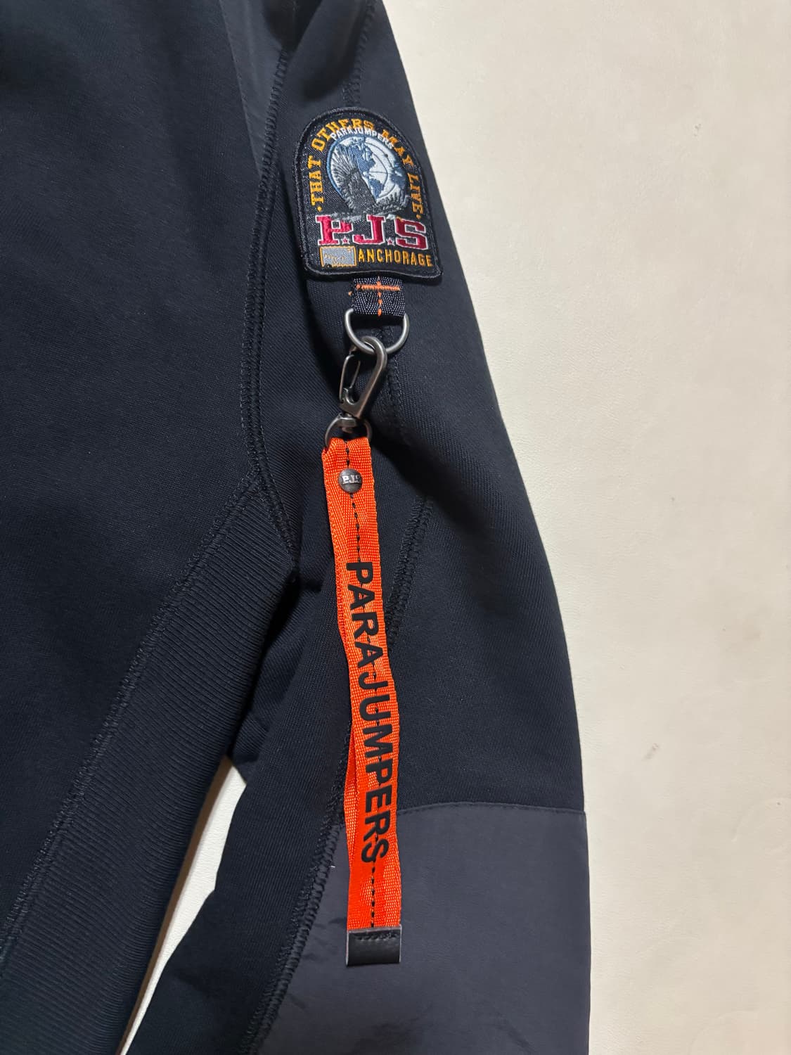 파라점퍼스 맨투맨(M) 상품이미지3