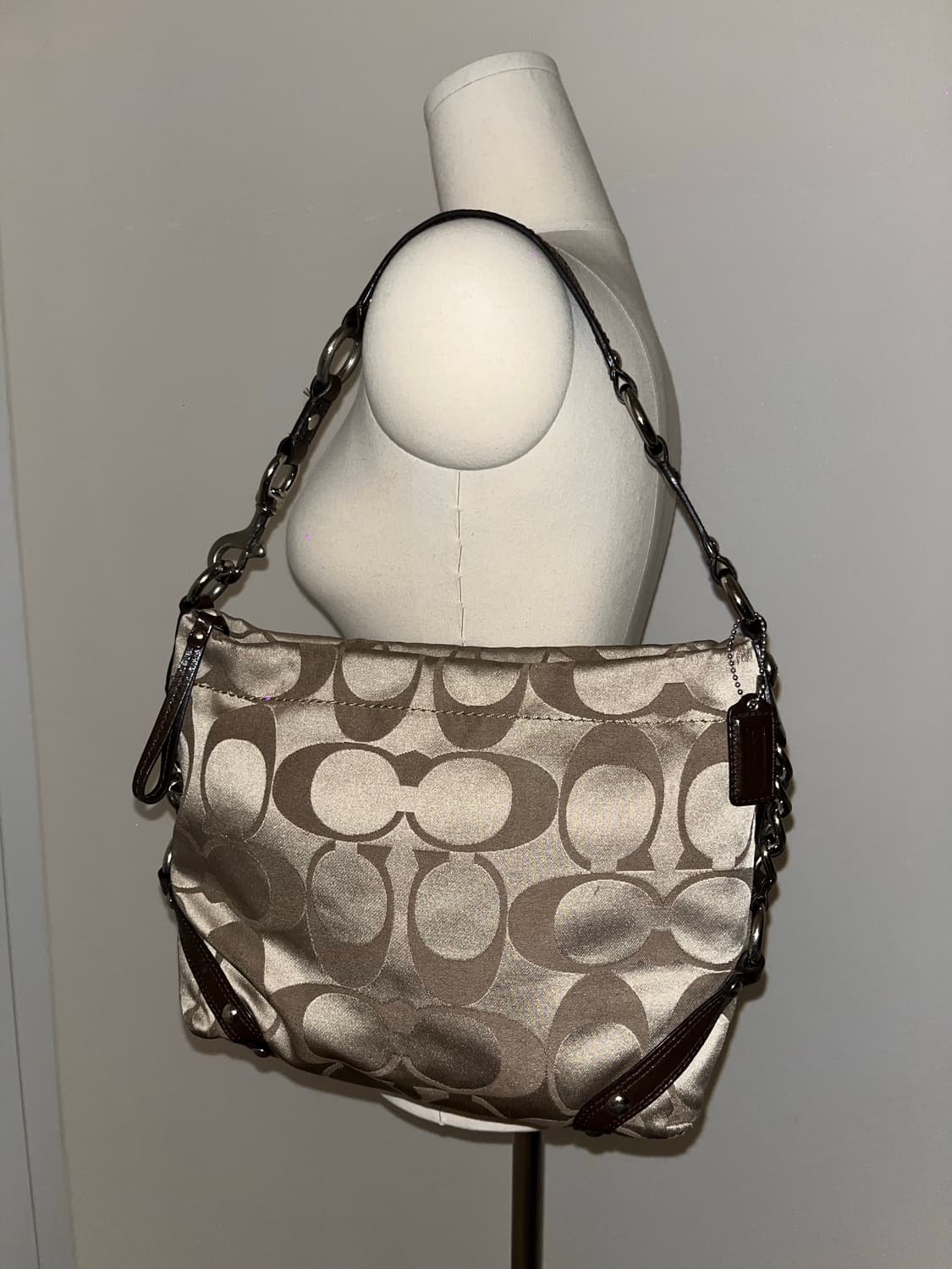 Coach Baggy Square Shoulder Bag 상품이미지3