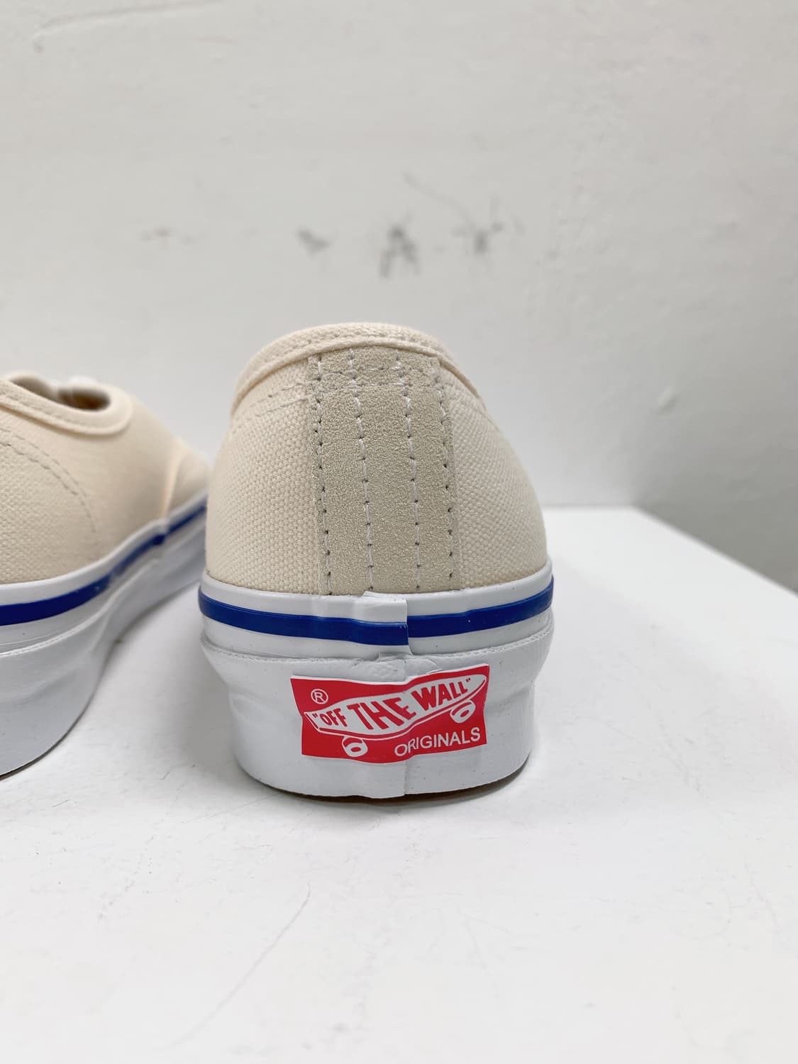 (정품/새상품) VANS 반스 여성 볼트 어센틱 클래식 화이트 스니커즈 상품이미지5