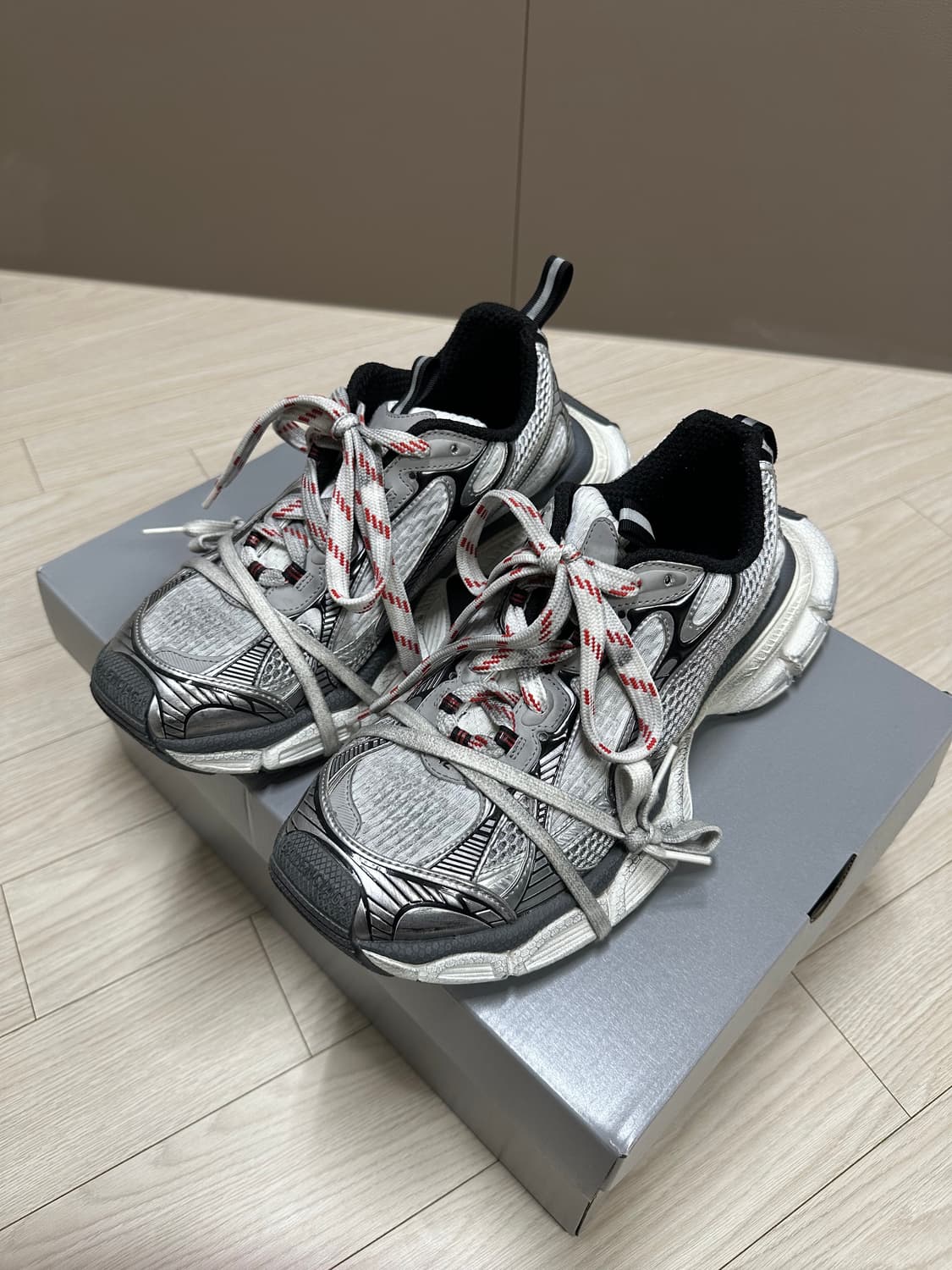 발렌시아가 3XL 그레이/레드 42 상품이미지3