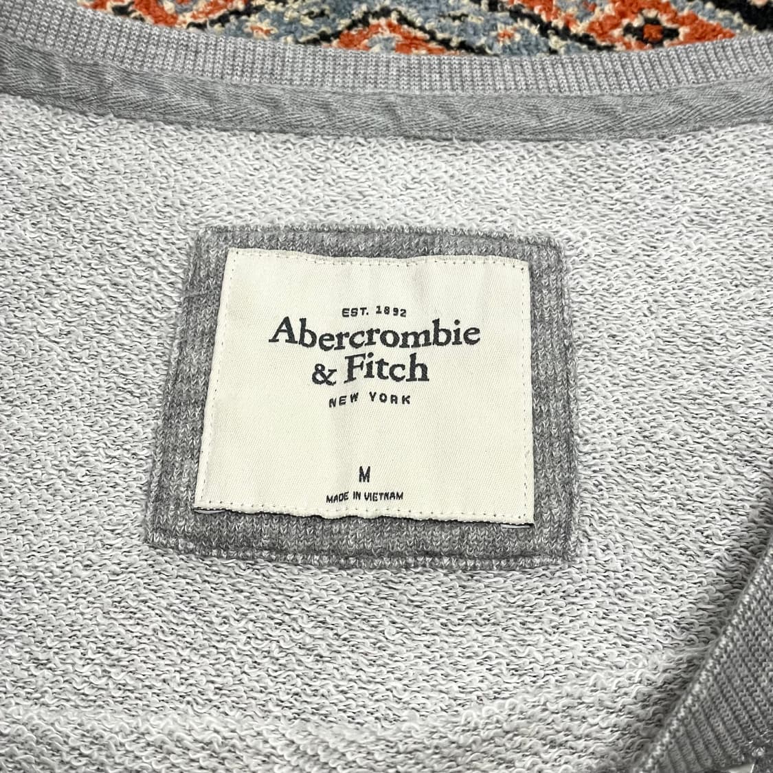 아베크롬비 그레이 보트넥 크롭 맨투맨 여성M 상품이미지3