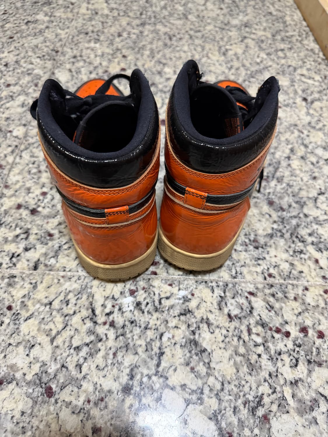 조던 1 레트로 하이 쉐터드 백보드 3.0 상품이미지5