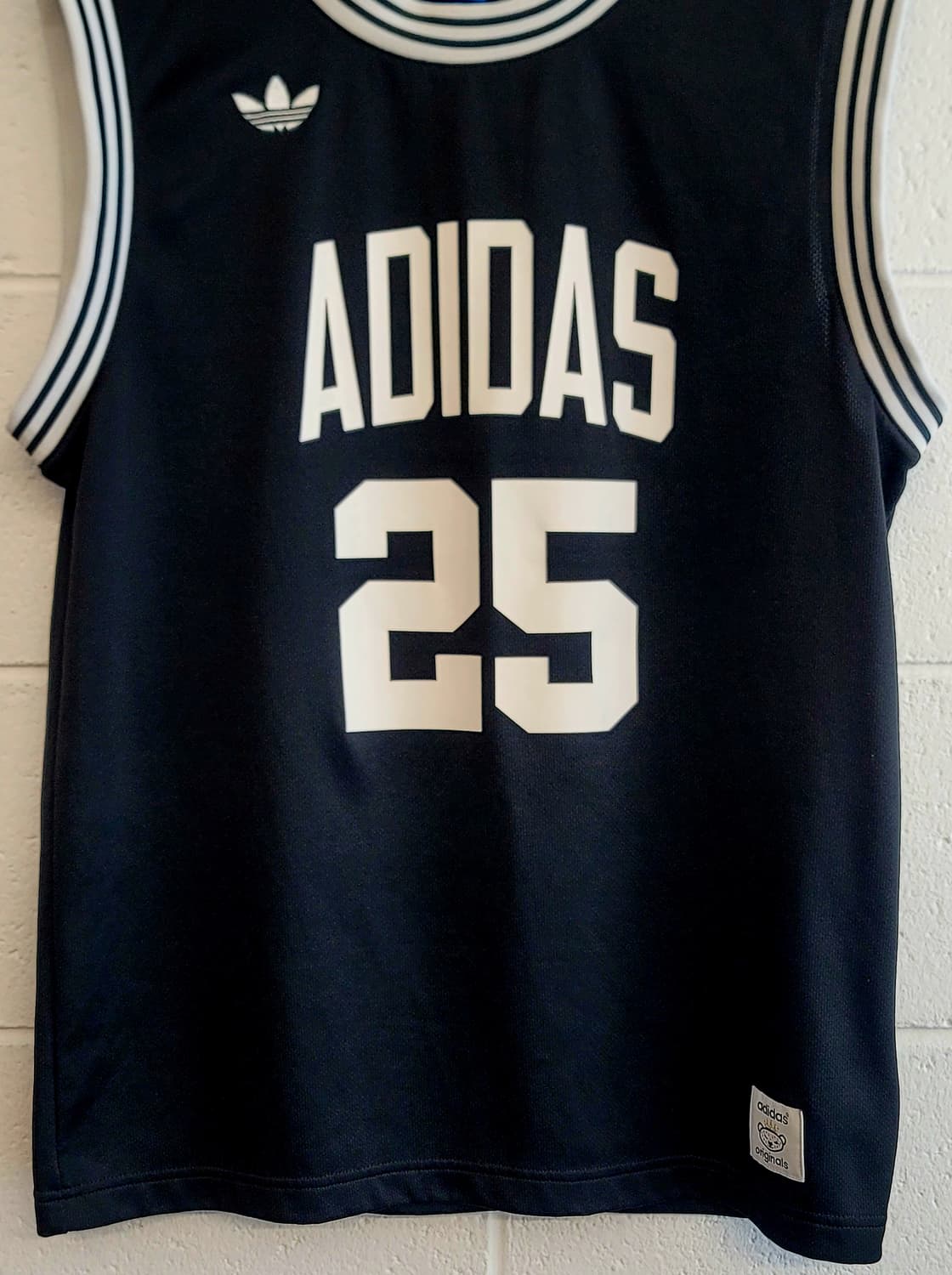 [95.M] 아디다스 X 니고베어 콜라보 농구져지(민소매티셔츠) 판매 상품이미지4