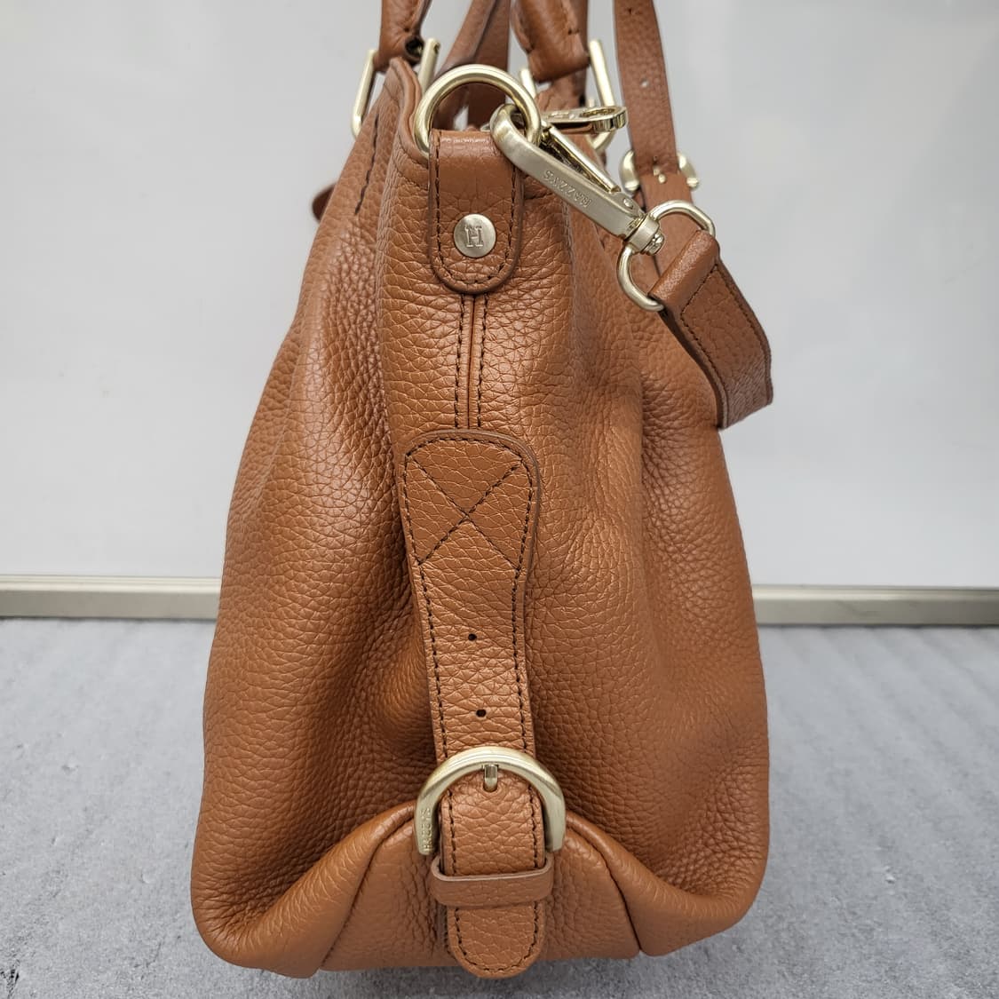 상태좋은 고급스러운 브라운 컬러의 헤지스 천연가죽 토트백 상품이미지5