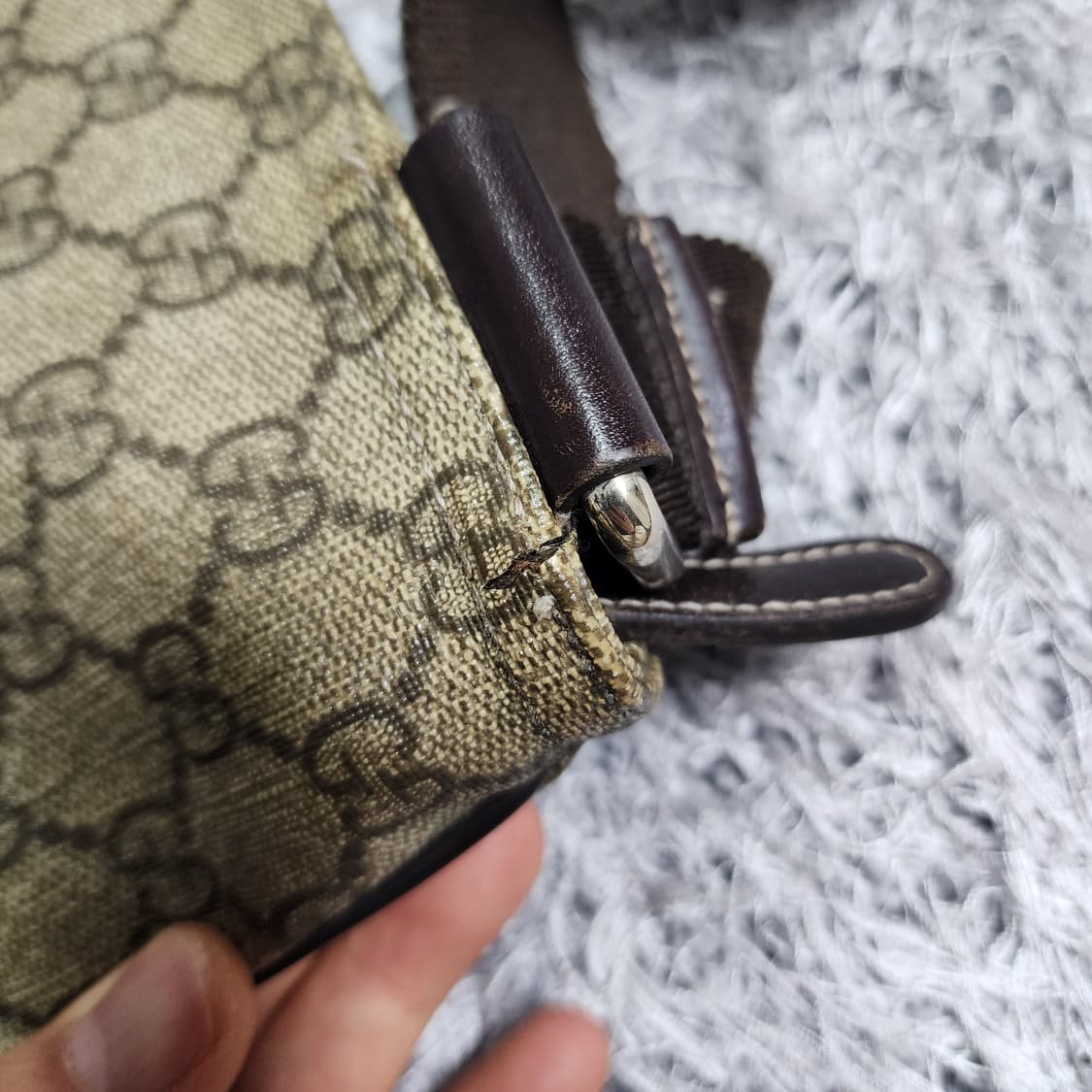 구찌 GG PVC 크로스백 상품이미지4