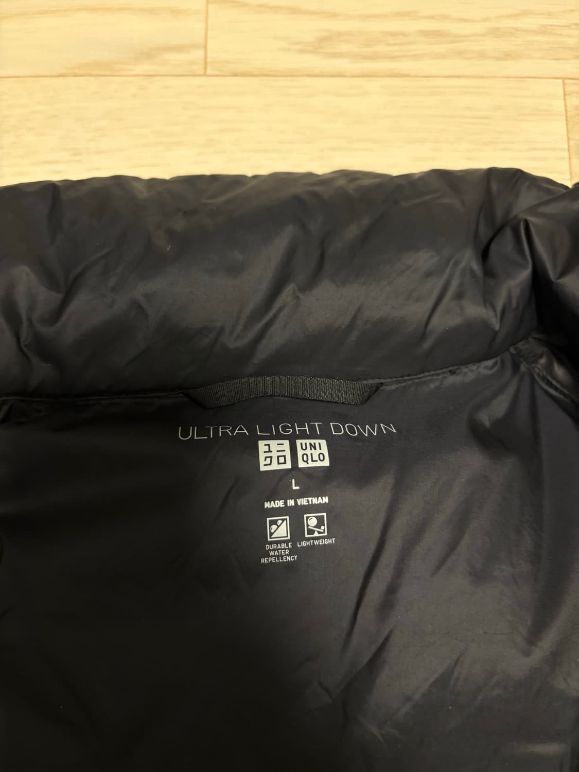 유니클로 울트라라이트 다운 블랙 L(100) 상품이미지6