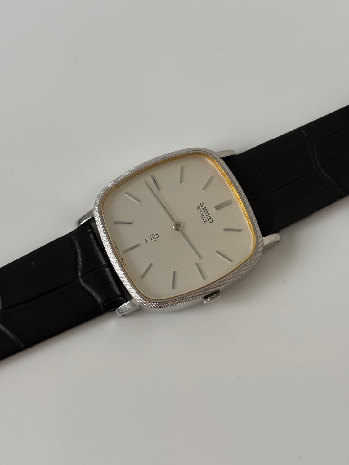 1970s Texture Bezel Silver Square Quartz 상품이미지4