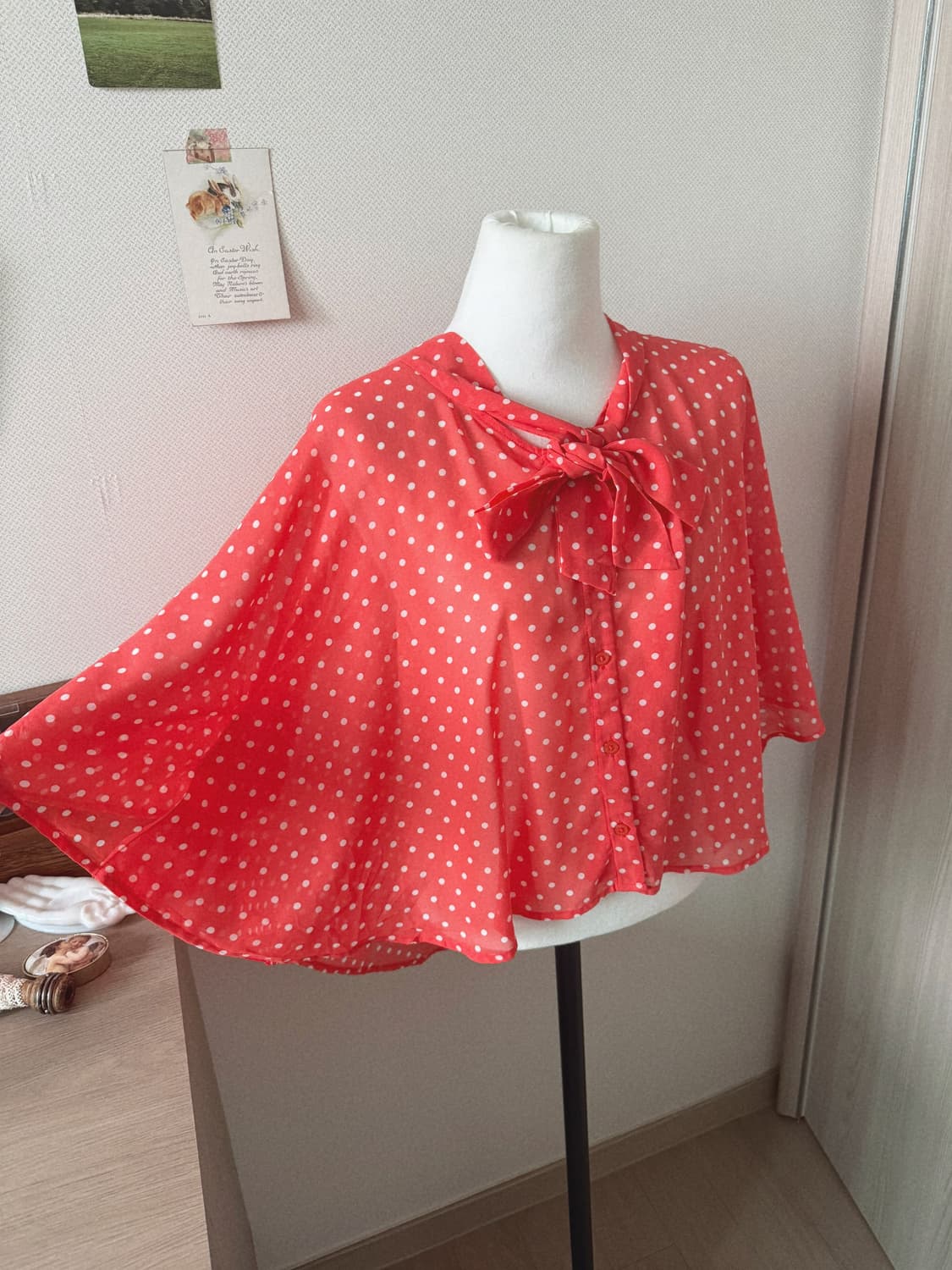 레드 도트 케이프 블라우스 상품이미지1