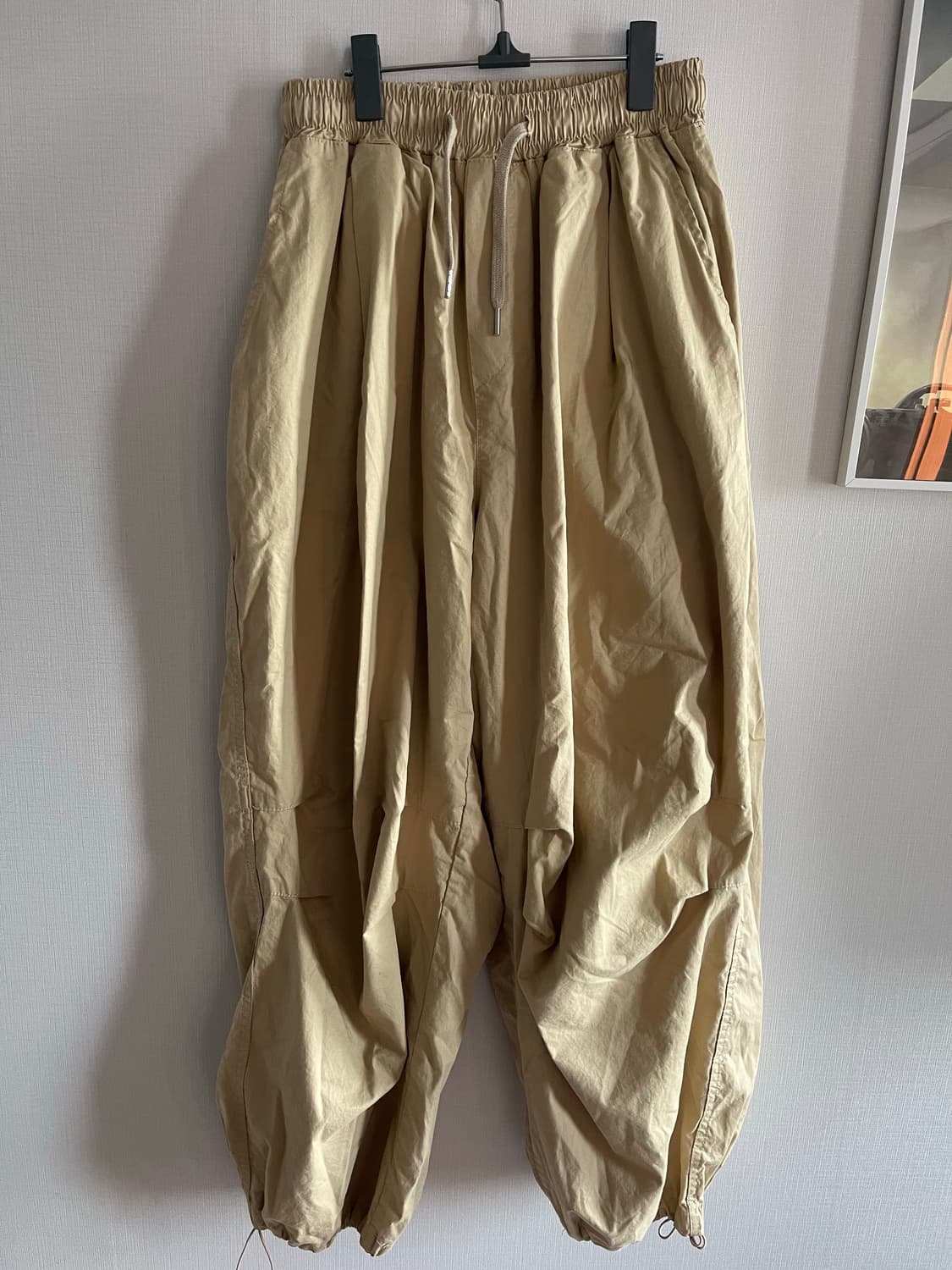 뉴치프시크 파라슈트 베이지 팬츠 상품이미지2