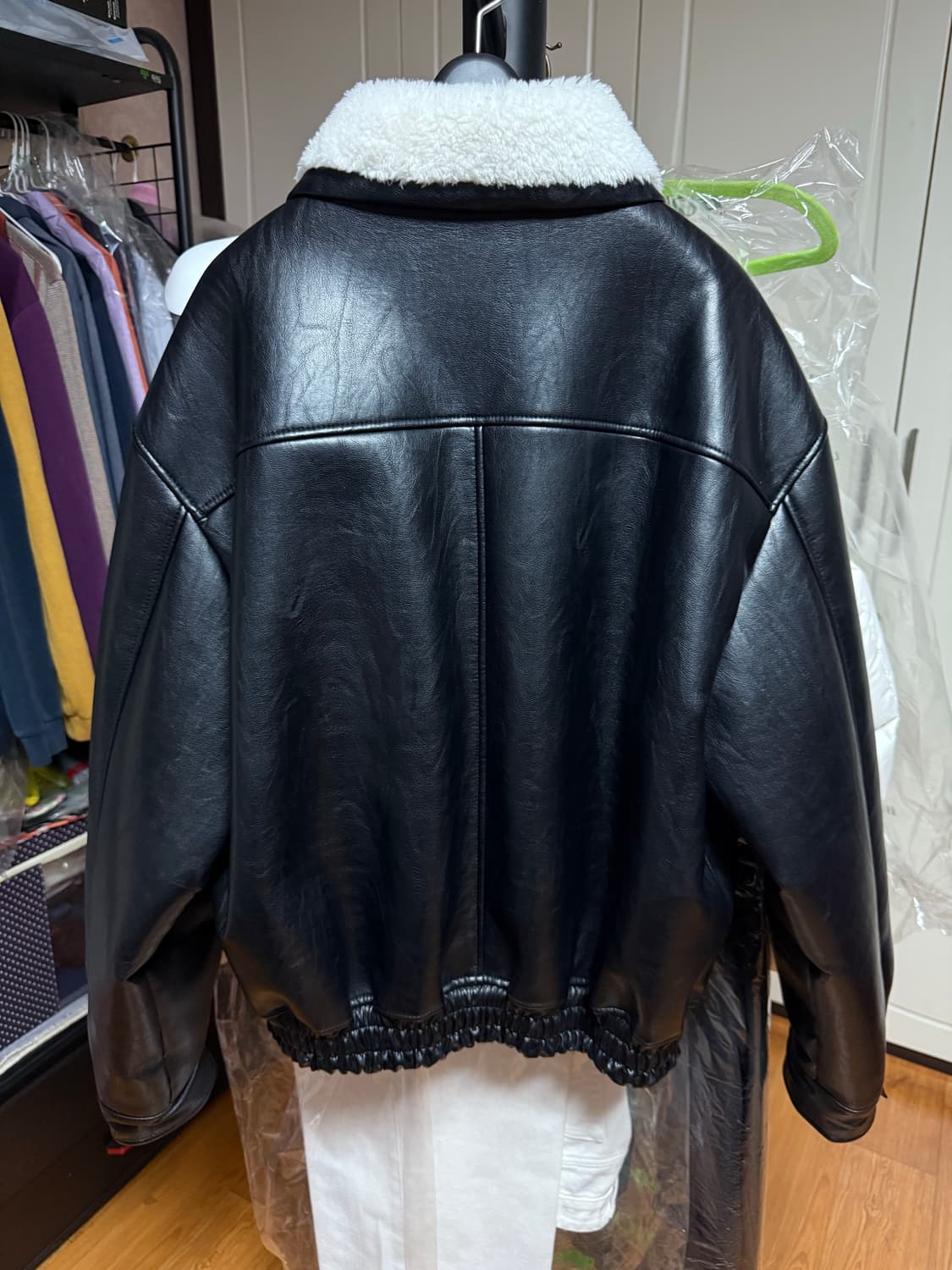 스페로네 - A-2 워싱 레더 무스탕 자켓 (블랙/M) 상품이미지2