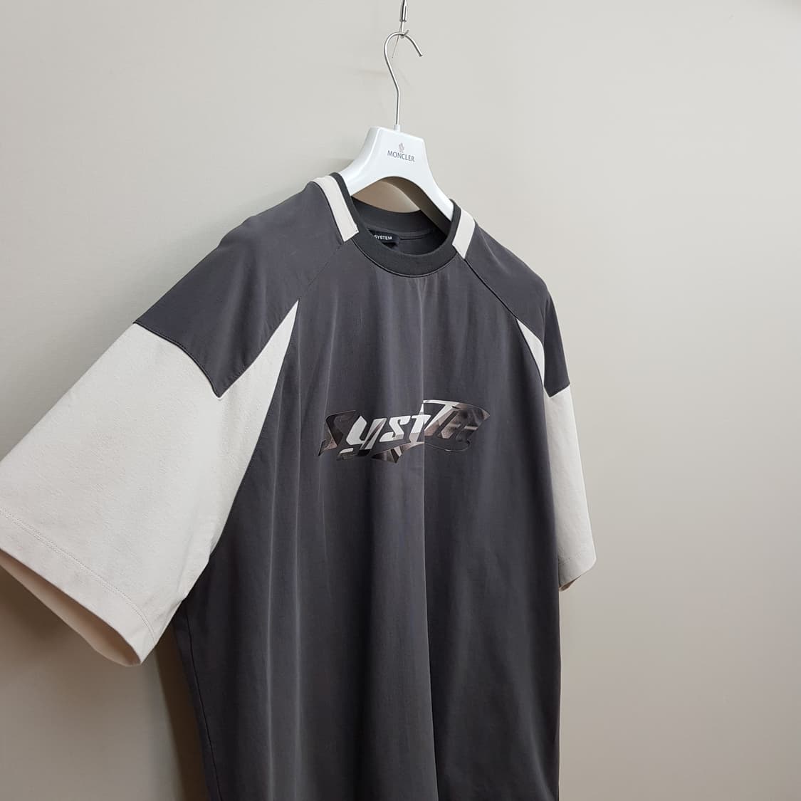 한섬 시스템 2023 오버핏 배색 로고 반팔 티셔츠 105사이즈 상품이미지3