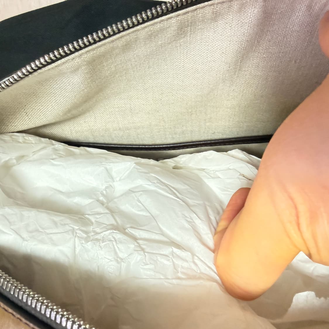 벨루티 투주르 스크리토 레더 메신저백 상품이미지10