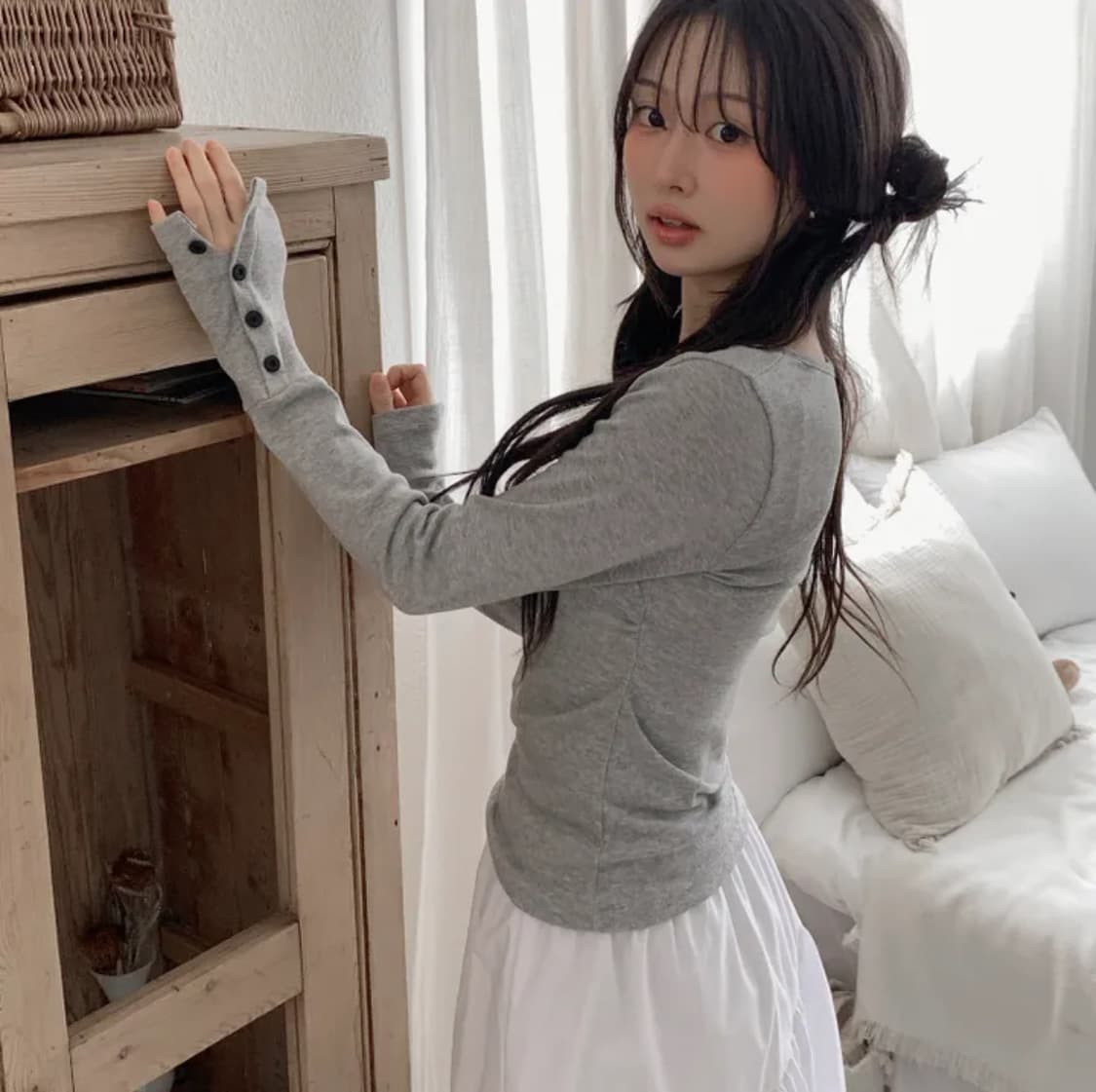 브이넥 긴팔 슬림티 상품이미지1