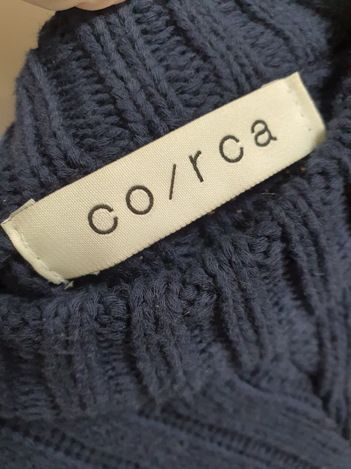 corca 네이비 코튼 꽈배기 니트 상품이미지3