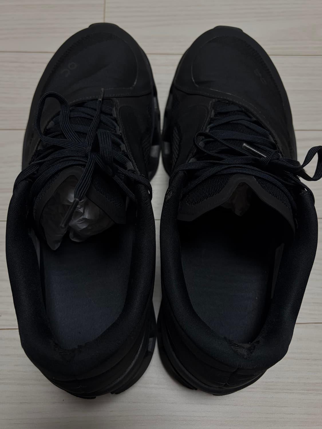 파프 온 클라우드몬스터 2 블랙 마그넷 상품이미지2