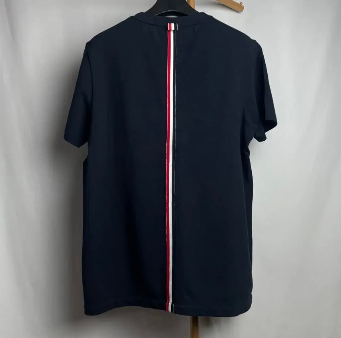 톰브라운 백삼선 반팔 티셔츠 상품이미지2