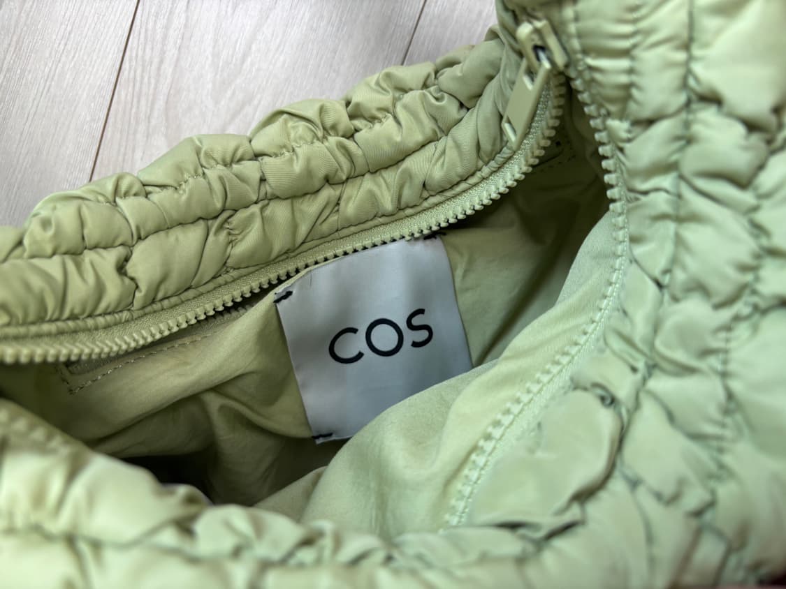 Cos 코스 구름백 퀼티드 미니백 연두색 상품이미지2