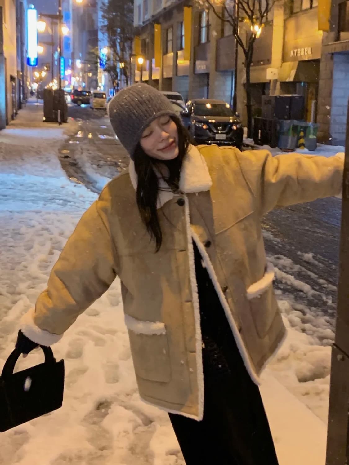 위드아웃썸머 퍼지 리버시블 무스탕 상품이미지1