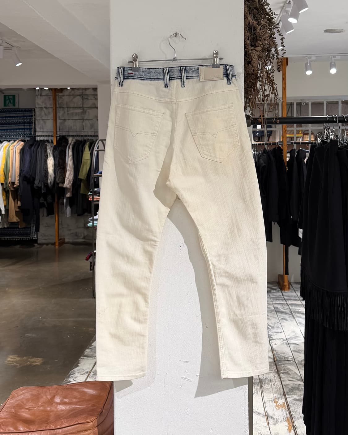 디젤 아이보리 스트레이트핏 데님 팬츠 상품이미지4