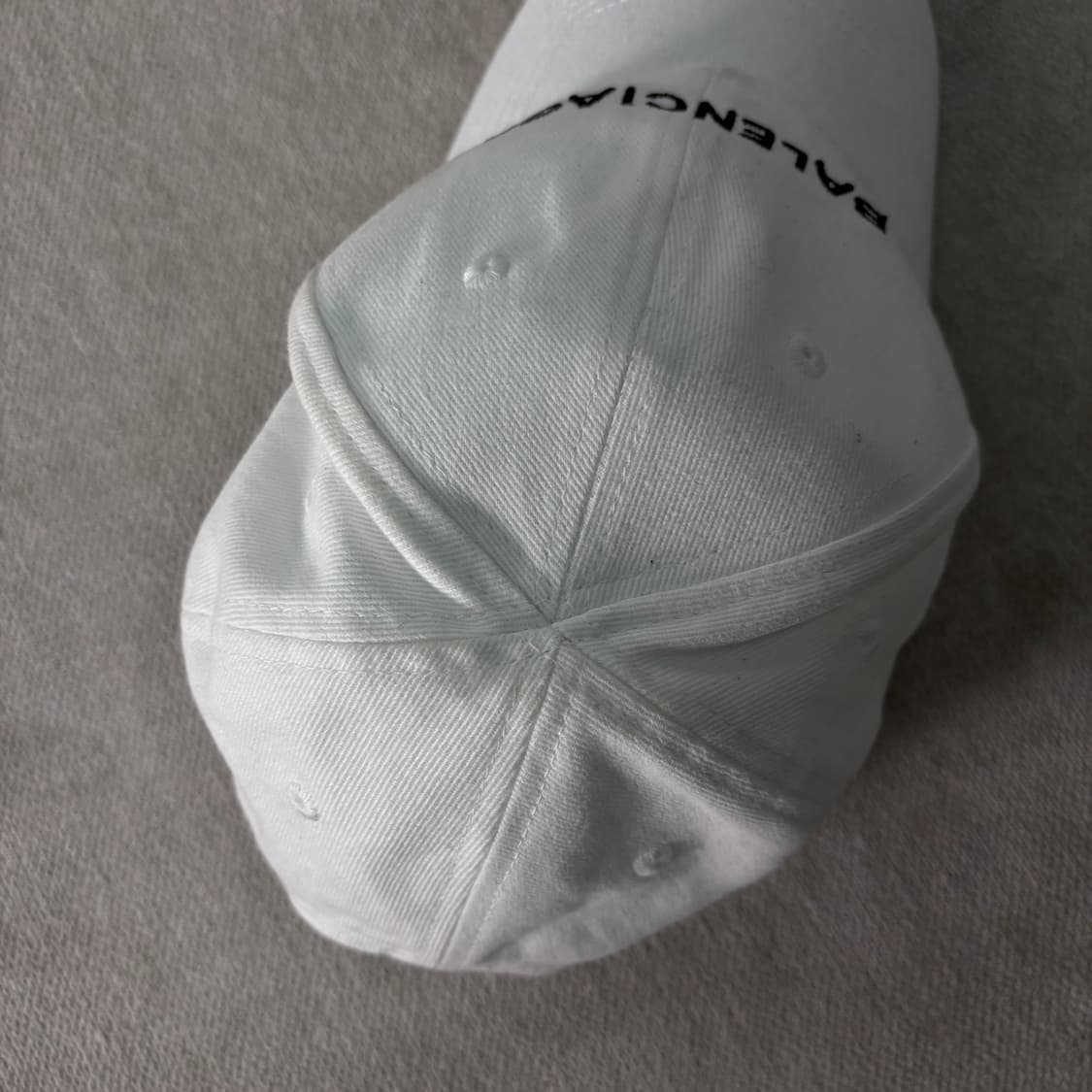 발렌시아가 화이트 자수 볼캡   상품이미지4
