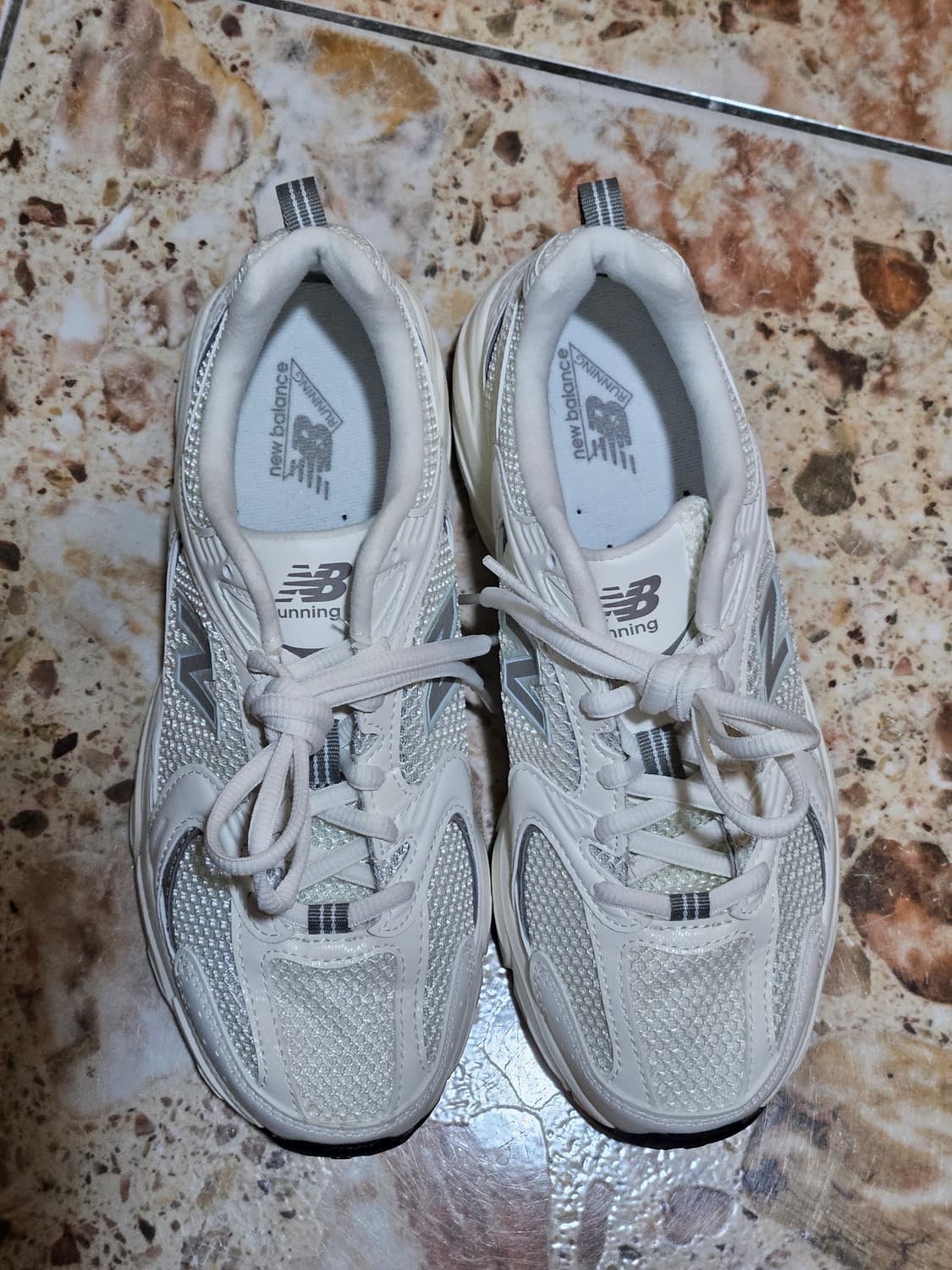 뉴발란스 530 화이트 펄 그레이 러닝화 225 상품이미지6