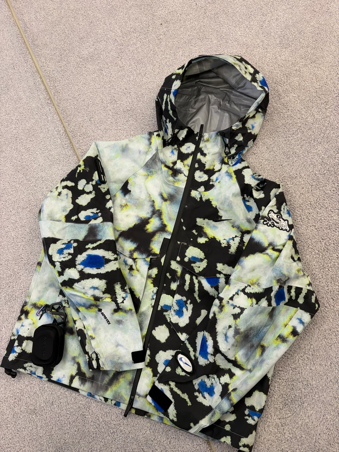 나이키 녹타 오팔 고어텍스 자켓 상품이미지1