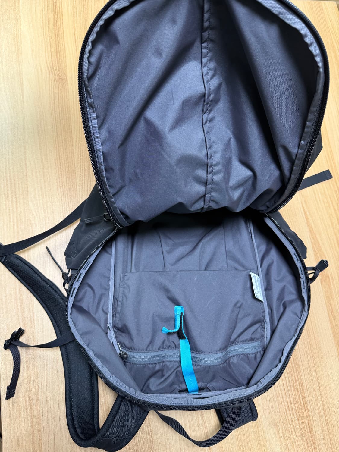 아크테릭스 맨티스 26 블랙 백팩 상품이미지3