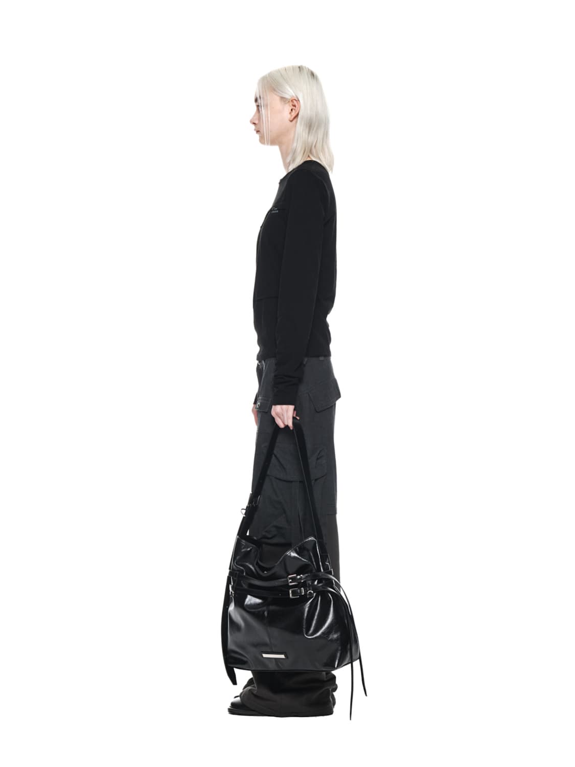 SLIT PINTUCK POINT TOP BLACK 상품이미지3