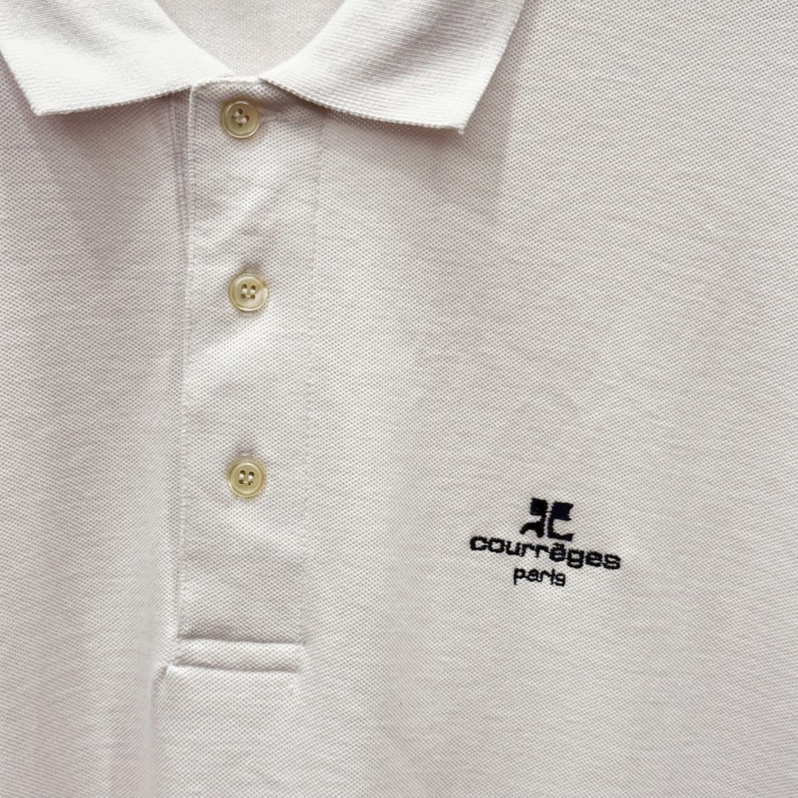 꾸레쥬 옴므 반팔 PK 티셔츠 파리 로고 자수 디테일 화이트 상품이미지6