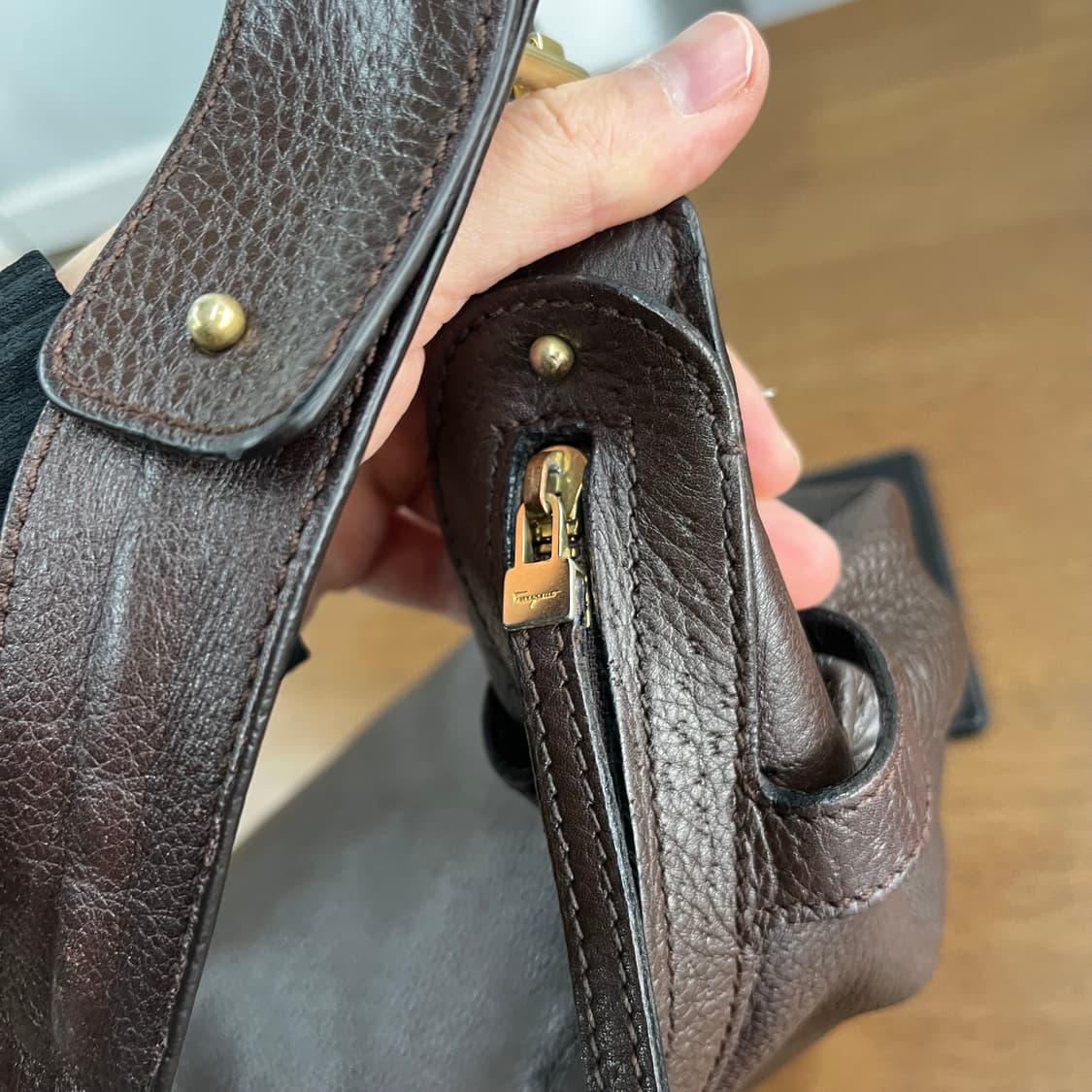 페레가모 레더 호보백 상품이미지6