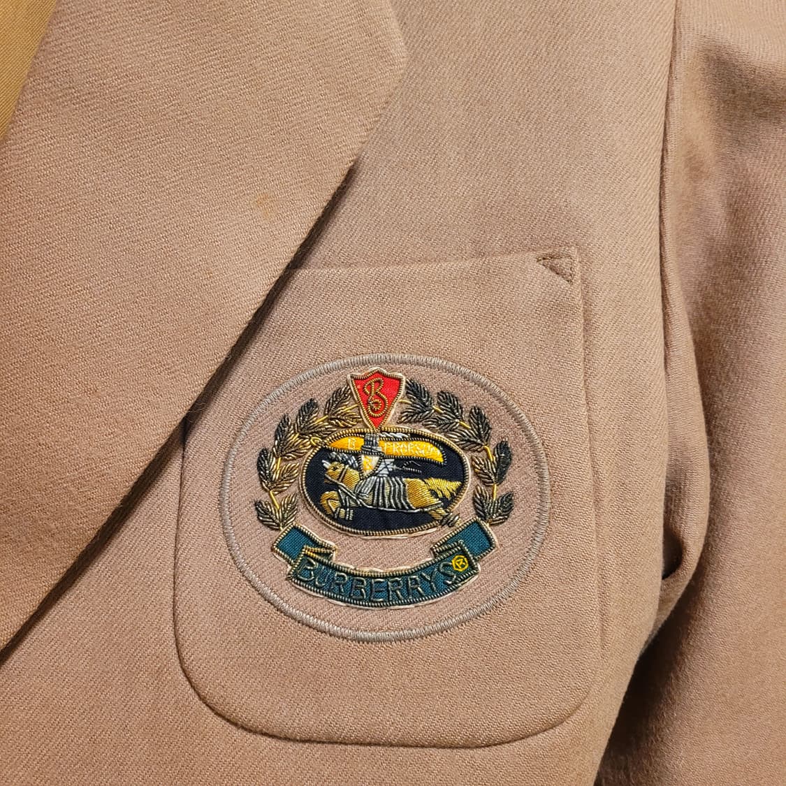 버버리 크레스트 로고 울 블레이저 상품이미지3