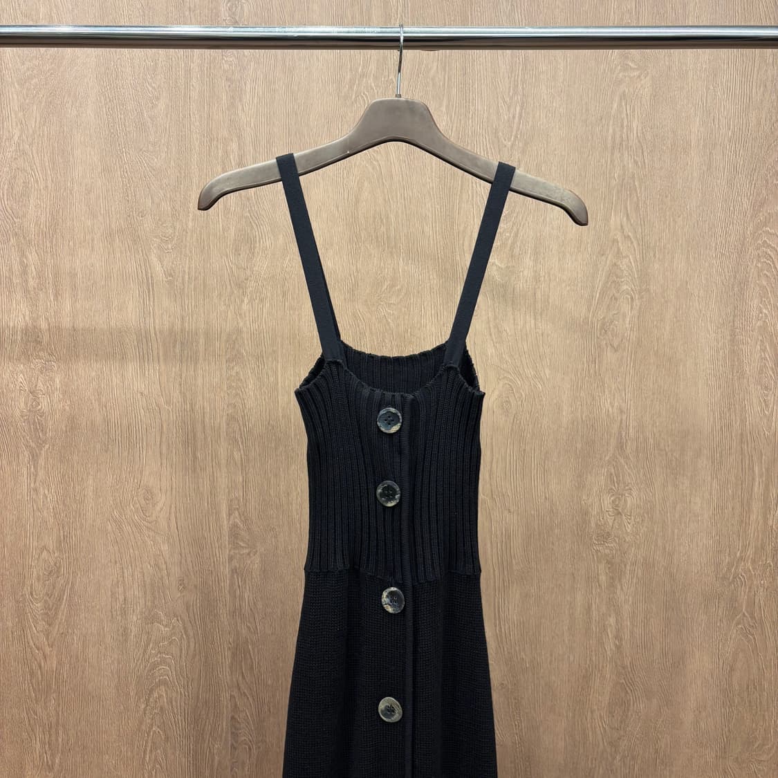 크리스찬 디올 슬리브리스 니트 롱 원피스 프론트 풀 버튼 디테일 브라운 상품이미지4