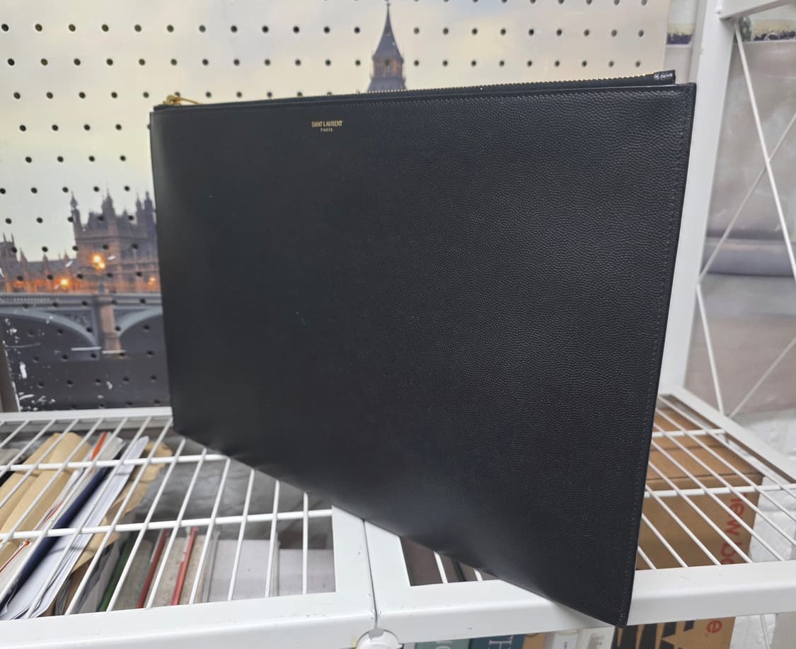 생로랑 클러치백 라지 레더 블랙 클러치 BF38 상품이미지3