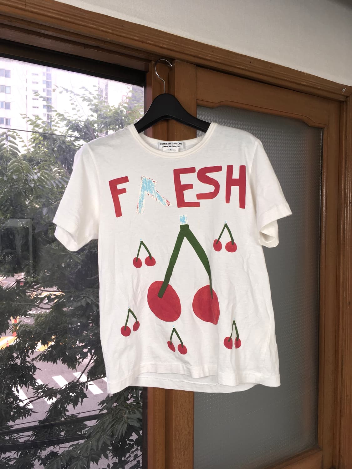 꼼데가르송 프레시 체리 티셔츠 상품이미지1