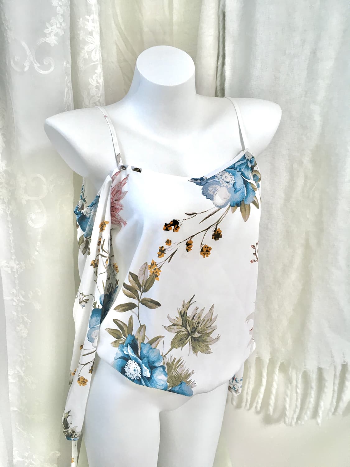 오리엔탈 플라워 새틴 오프숄더 롱슬리브 상품이미지2