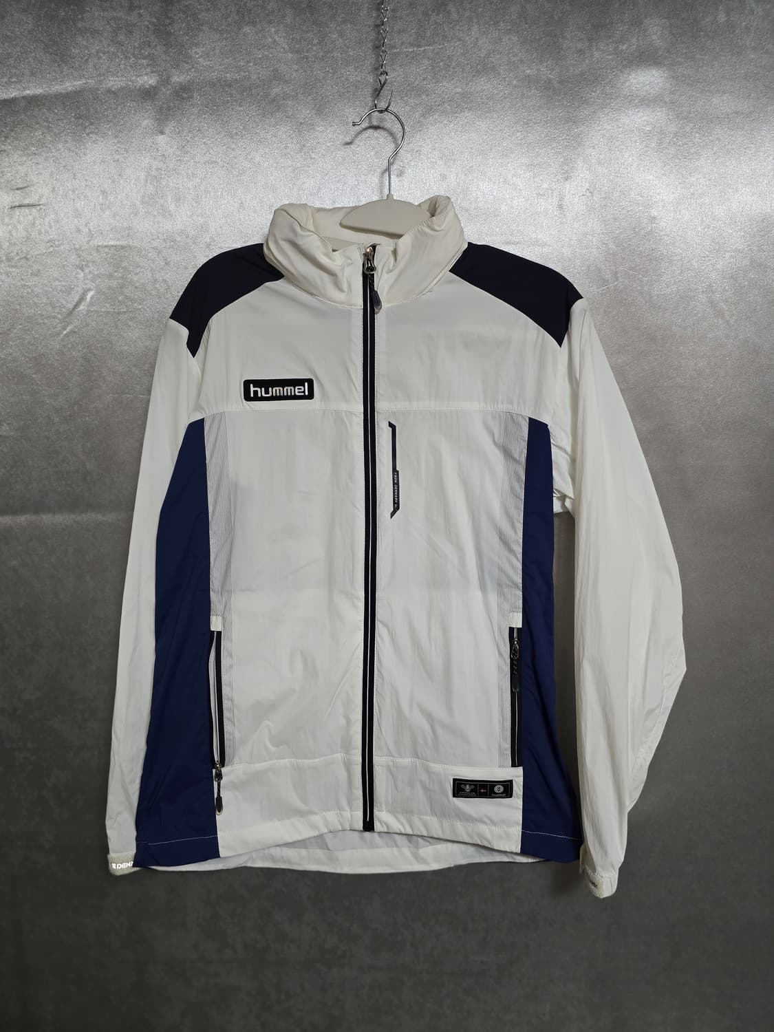 험멜 화이트/네이비 바람막이 자켓 상품이미지1